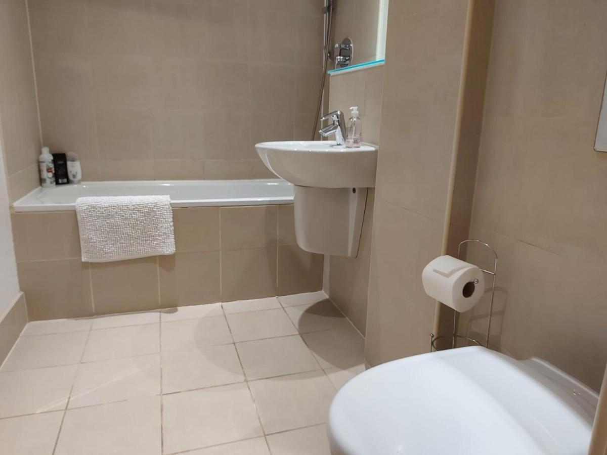 City Apartment In Great Location With A Balcony & Parking Possible - West One Sheffield Exterior photo