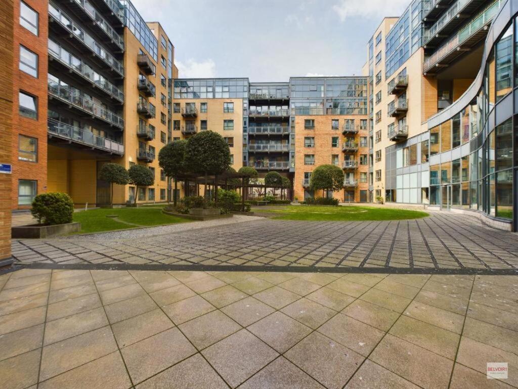City Apartment In Great Location With A Balcony & Parking Possible - West One Sheffield Exterior photo
